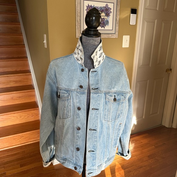 Hard Rock Cafe Guangzhou Light Blue Jacket with Embroidered Logo - Picture 11 of 11